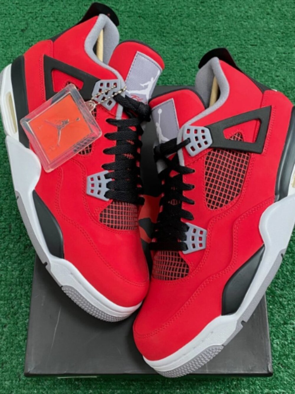 Air Jordan 4 Retro Toro Bravo Sneakers